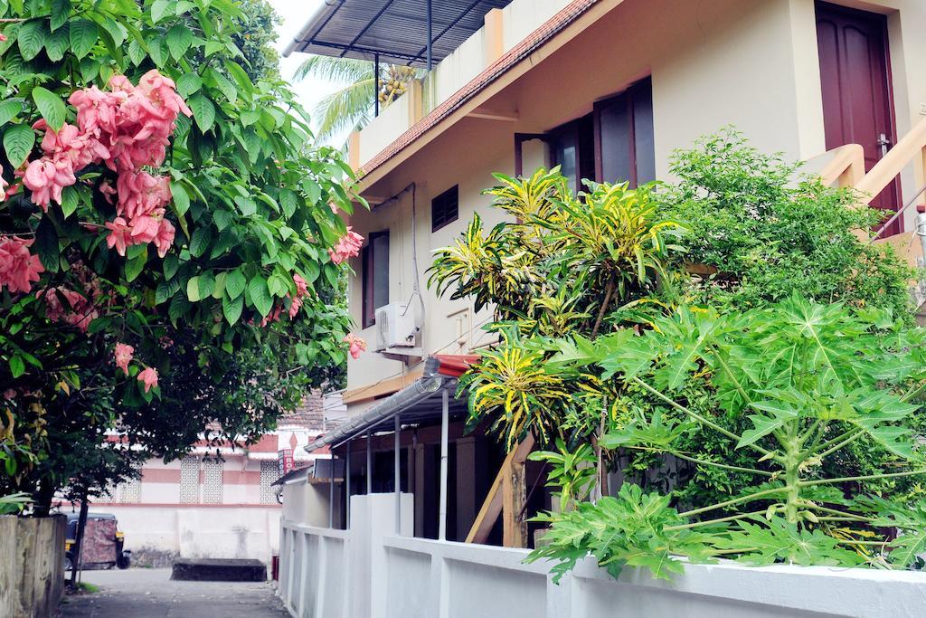 Das Residency Acomodação com café da manhã Kochi Exterior foto